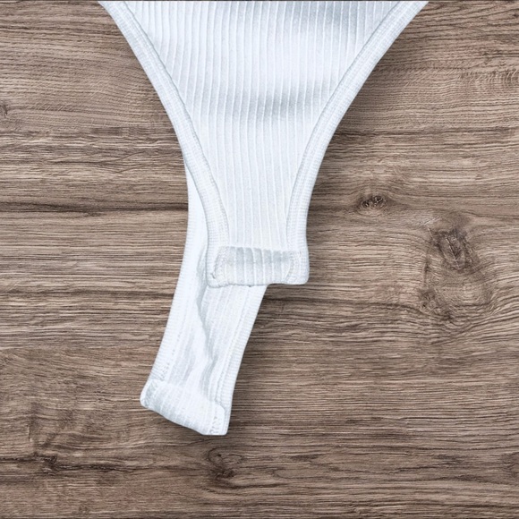 NWOT Gypsy and Jade Elegant White Ribbed Bodysuit Size XS/S - Picture 5 of 5